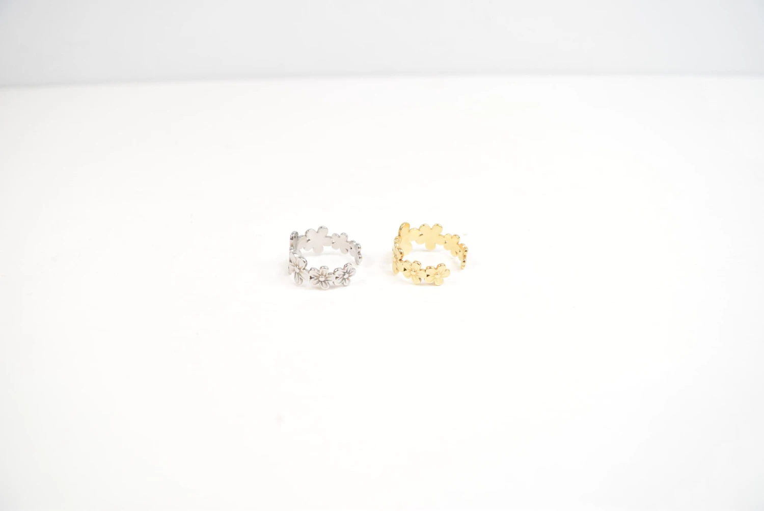 Bague Acier Motif Petit Fleurs (x3) 2 Bague Acier Motif Petit Fleurs (x3) – Image 2