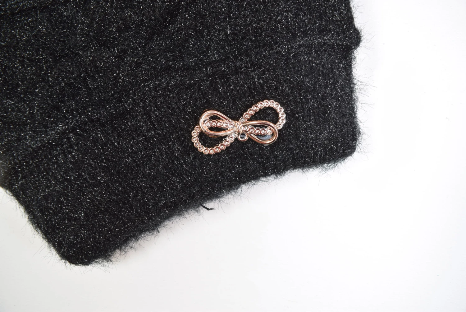 Bonnet Epais Avec Nœud De Papillon Diamanté (x12) 2 Bonnet Epais Avec Nœud De Papillon Diamanté (x12) – Image 2