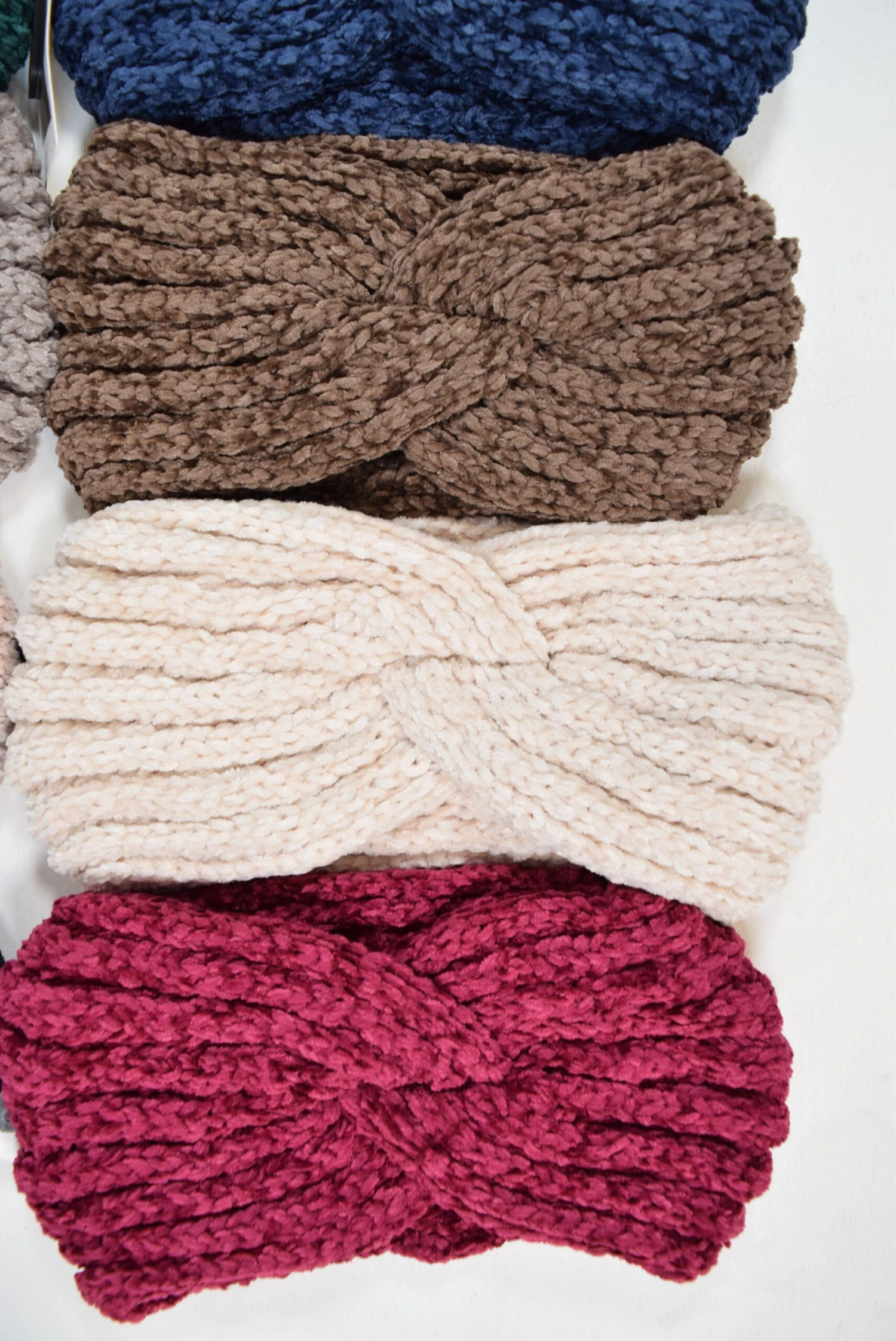 Bandeau Simple Sans Motif Velour (x12) 3 Bandeau Simple Sans Motif Velour (x12) – Image 3