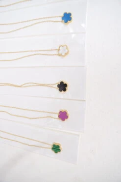 Collier Doré Motif Fleur (x12) 4 Collier Doré Motif Fleur (x12) -Grossistefrance Soldes DSC 0529 scaled 1