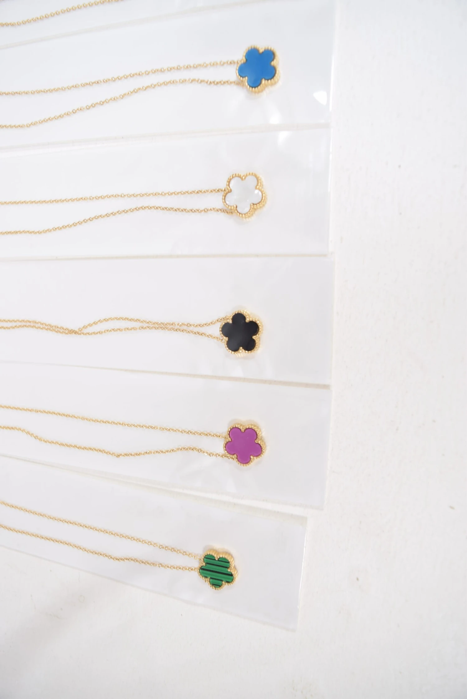 Collier Doré Motif Fleur (x12) 2 Collier Doré Motif Fleur (x12) – Image 2