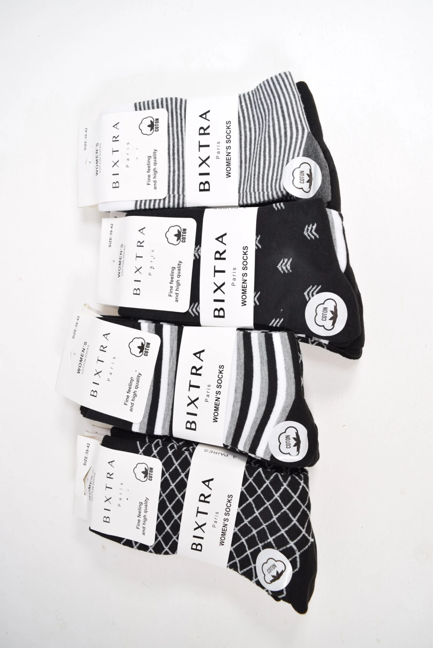 1 Paquet De 12 Paires Chaussettes Femme Motifs Mélangés 9 (x2) 2 1 Paquet De 12 Paires Chaussettes Femme Motifs Mélangés 9 (x2) – Image 2