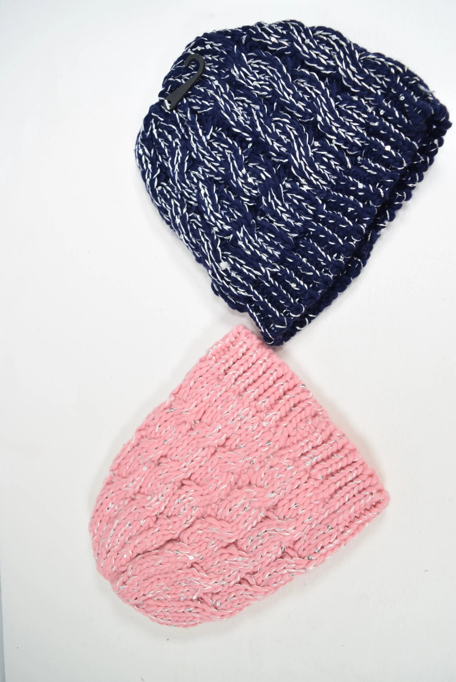 Bonnet Simple Motif Lignes Pailleté (x12) 2 Bonnet Simple Motif Lignes Pailleté (x12) – Image 2