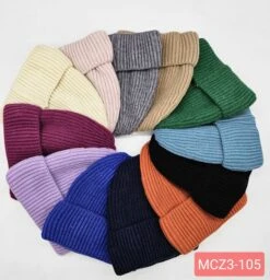 Bonnet En Laine Tricotée, Coloris Variés Et Confortables (x12)
